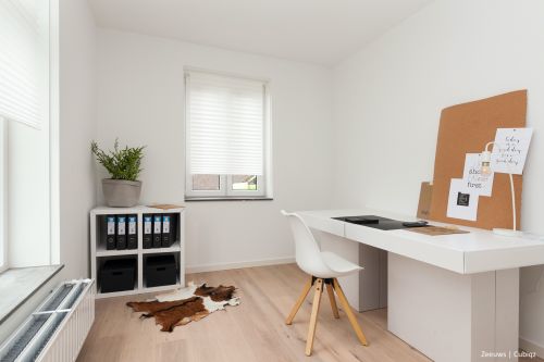 Tavolo doppio e scaffale con 4 scomparti in cartone