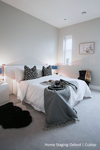 Letto doppio in cartone con testiera. 190x150cm