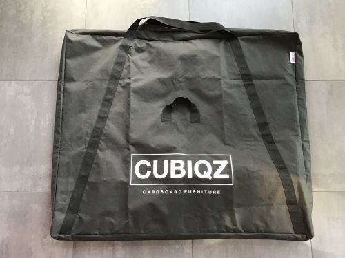 Cubiqz carry bag . Per trasportare e stoccare facilmente i tuoi mobili in cartone e le tue cucine in cartone