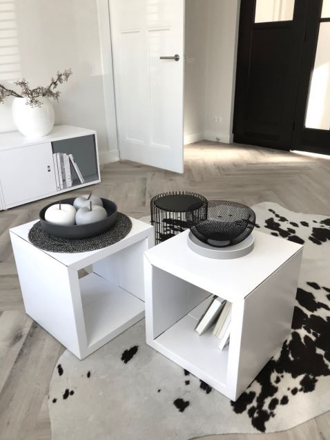 LUUCK tavolino cubo in cartone;  Usalo come unità separata o impilabili.Mostra i tuoi accessori o prodotti.