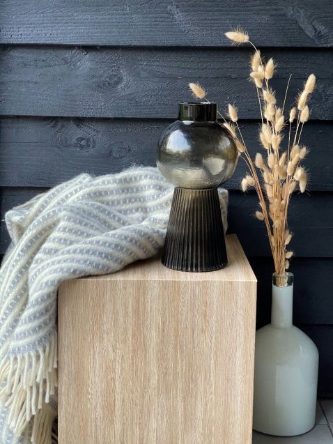 Cubiqz sgabello in cartone effetto legno per l'home staging